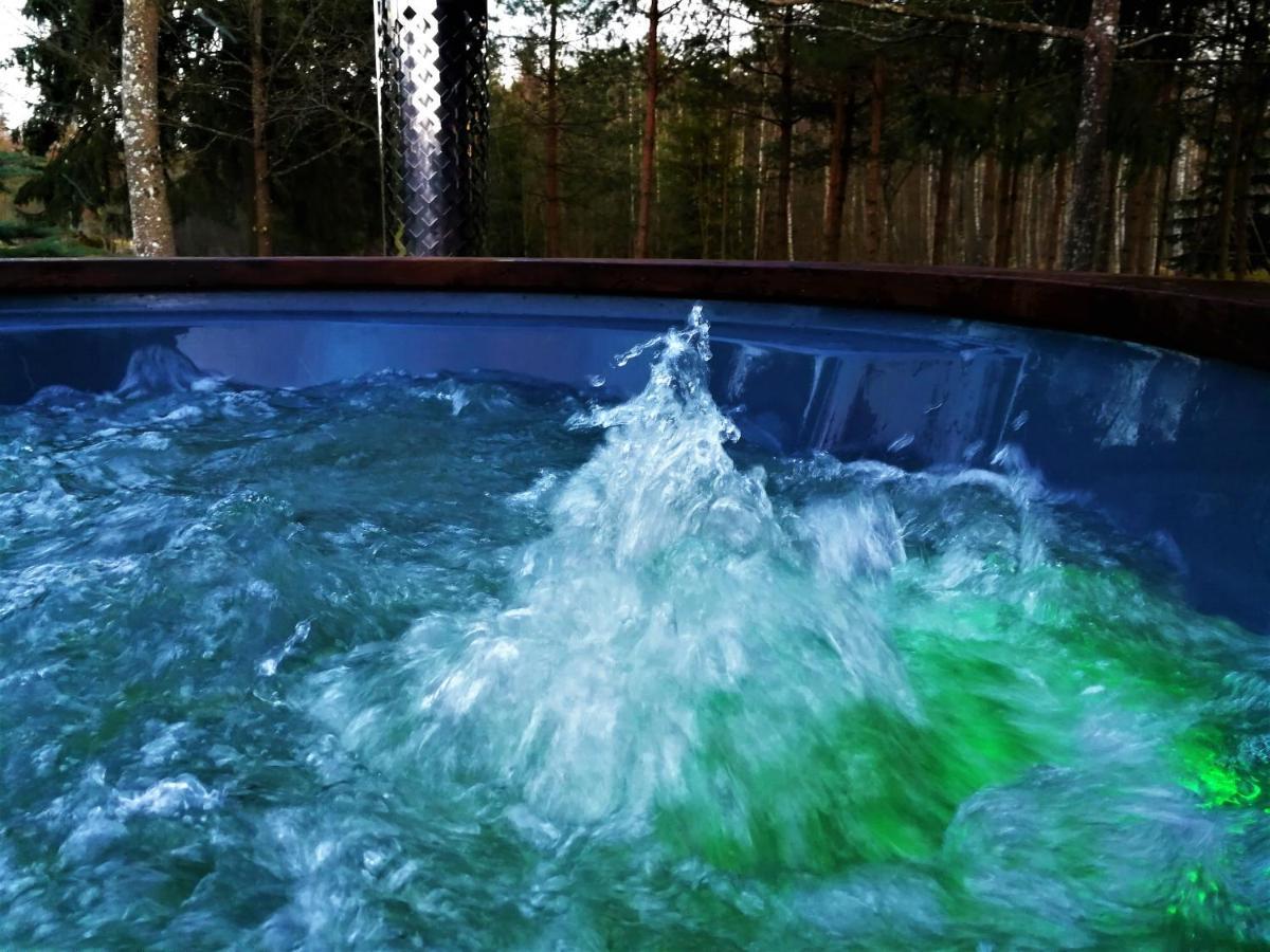 Aliai Pensionat Utena Exteriör bild