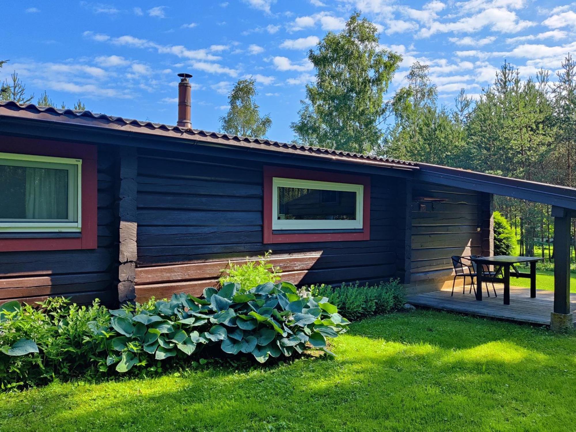Aliai Pensionat Utena Exteriör bild